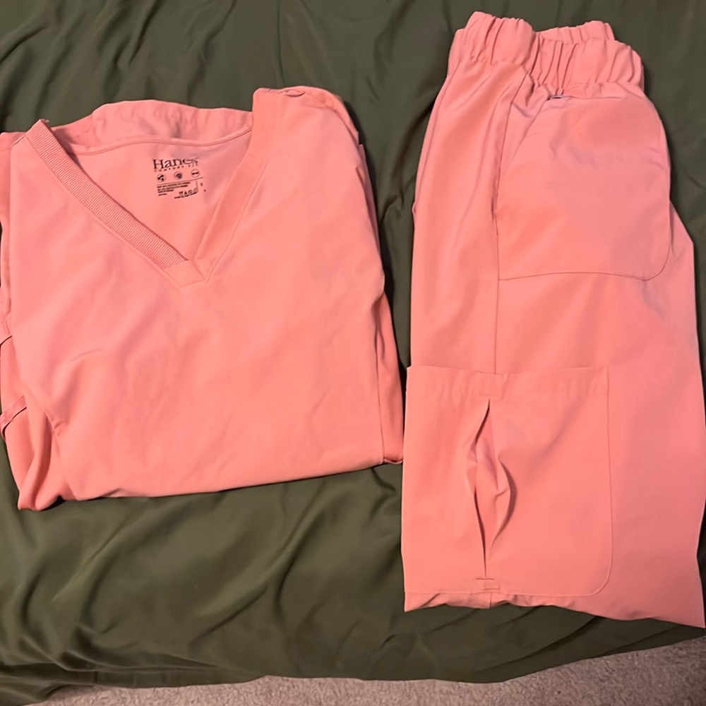 NEW Salmon scrub set
